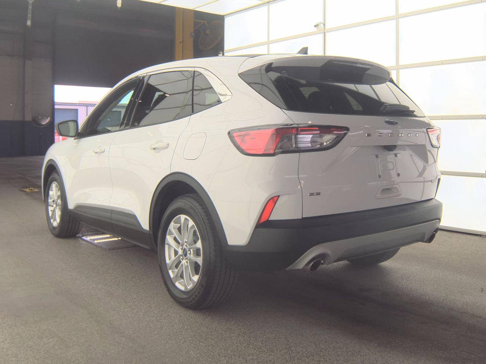 FORD ESCAPE - 9