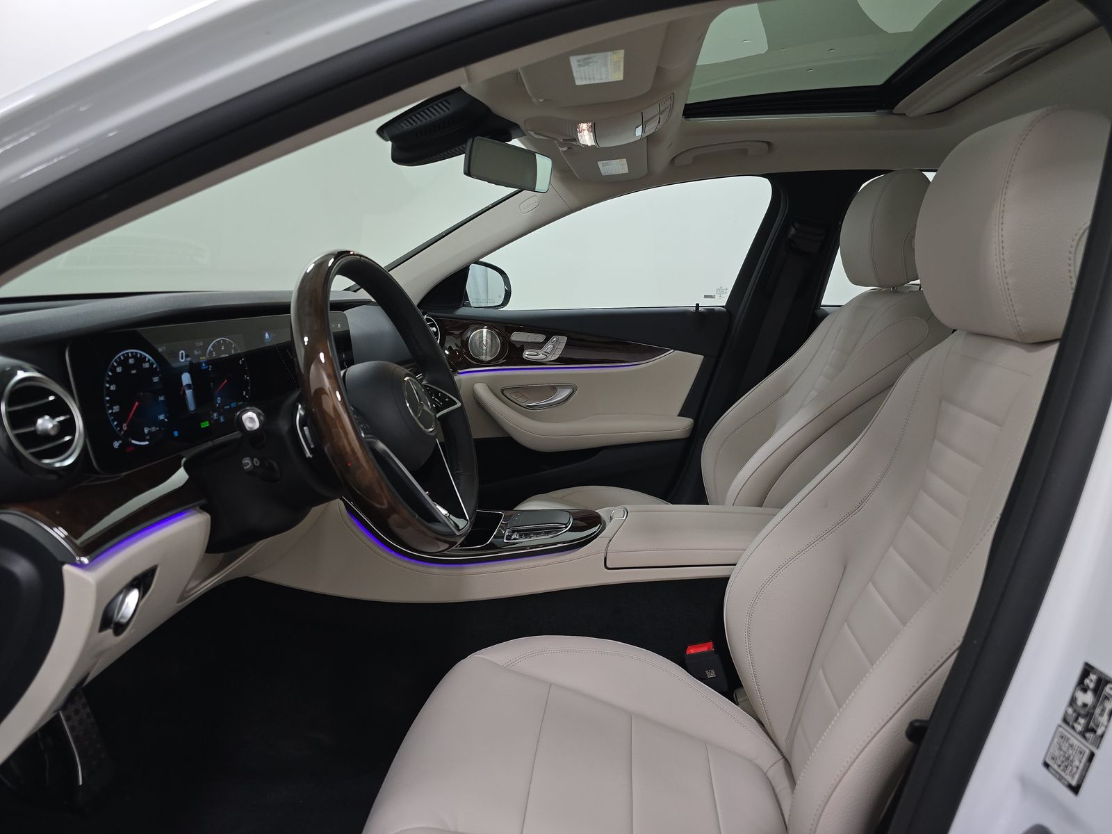 MERCEDES-BENZ E-CLASS - 8