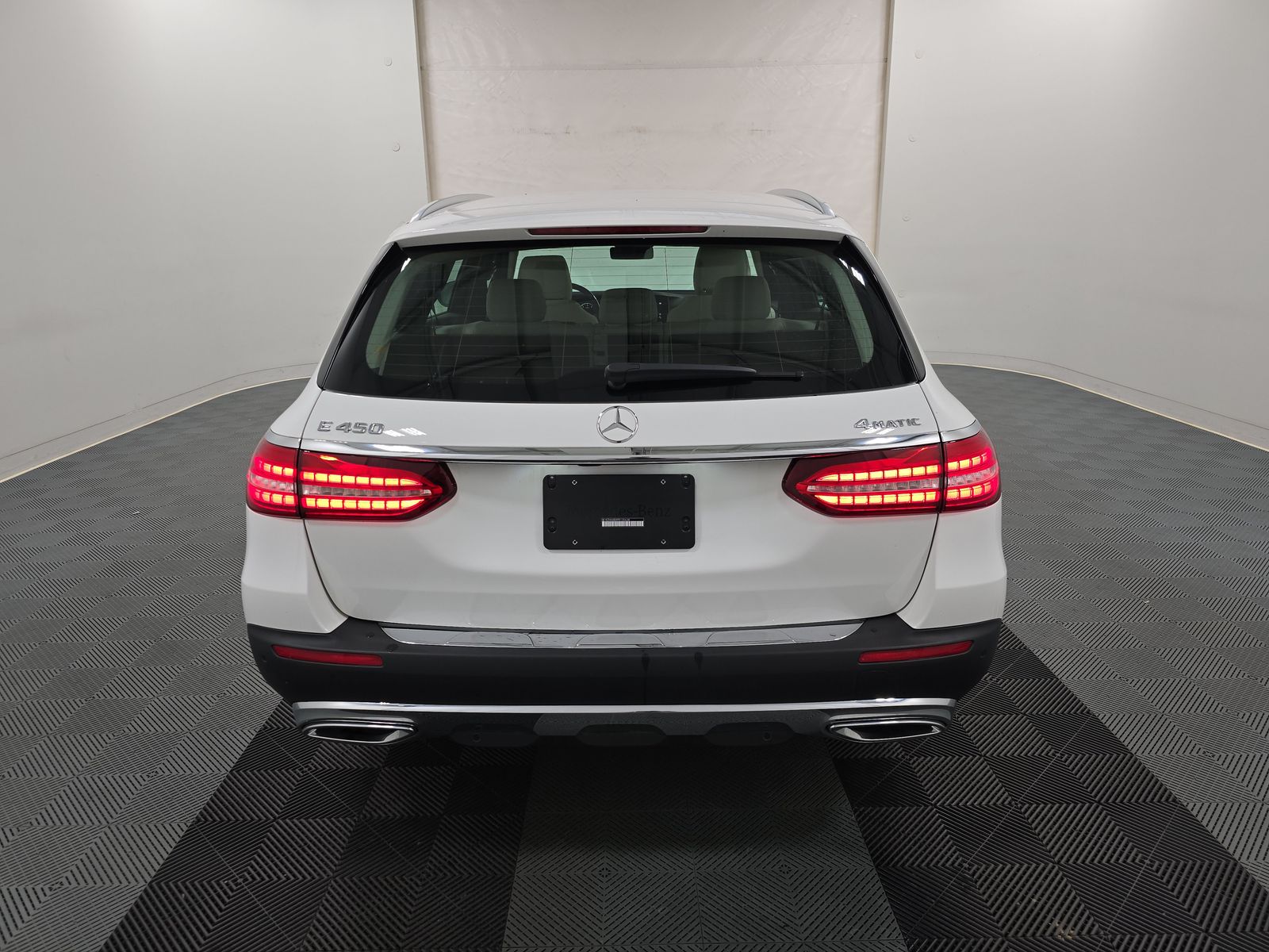 MERCEDES-BENZ E-CLASS - 6