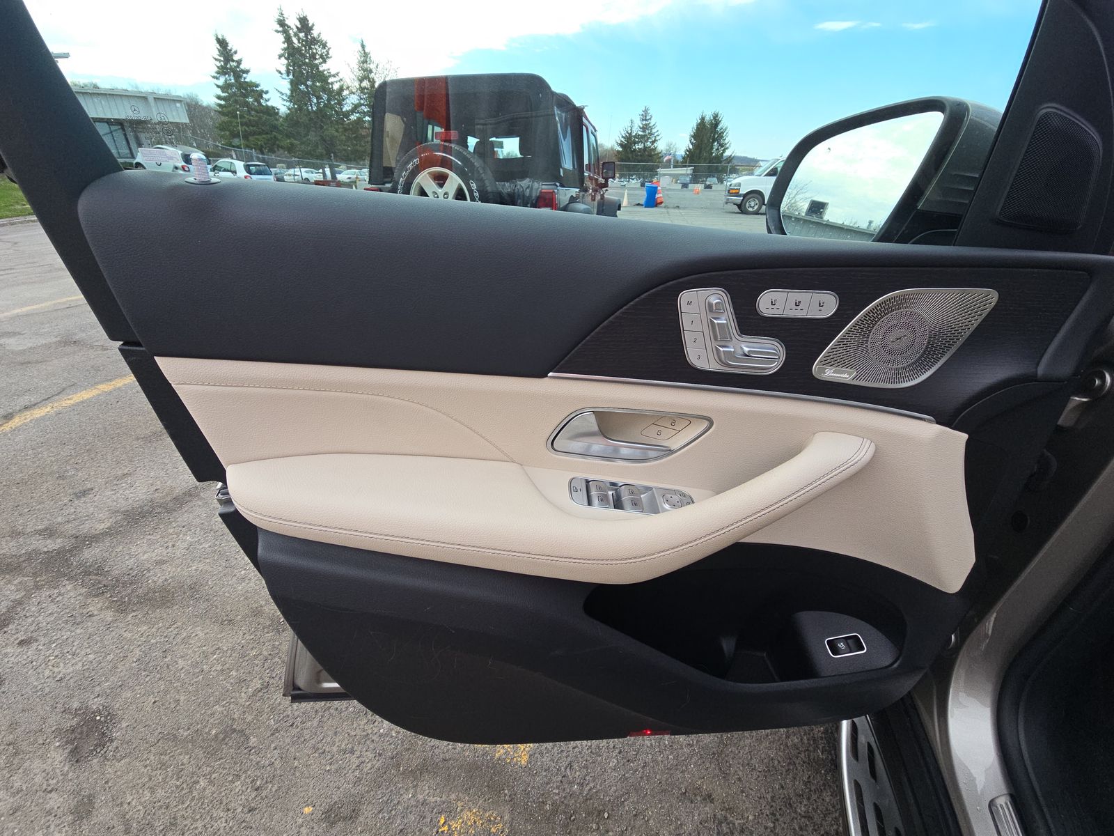 MERCEDES-BENZ GLS - 10