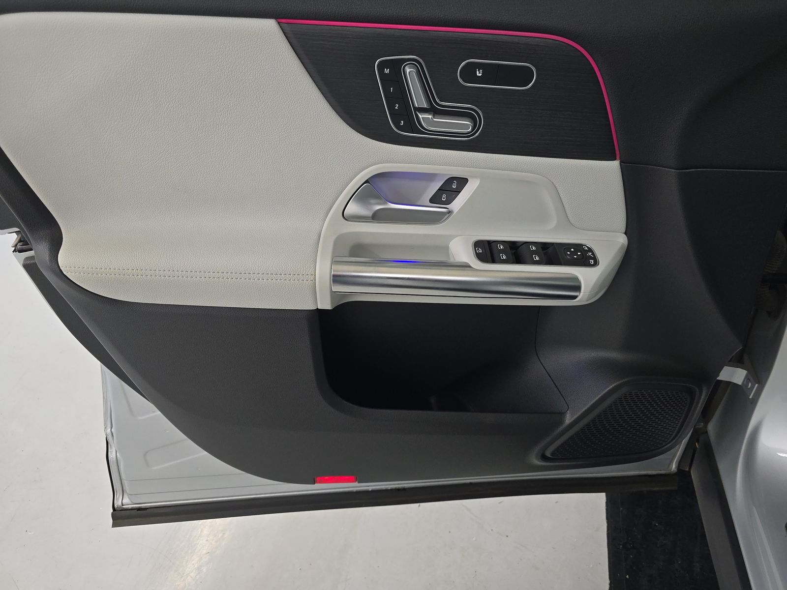 MERCEDES-BENZ GLA-CLASS - 10