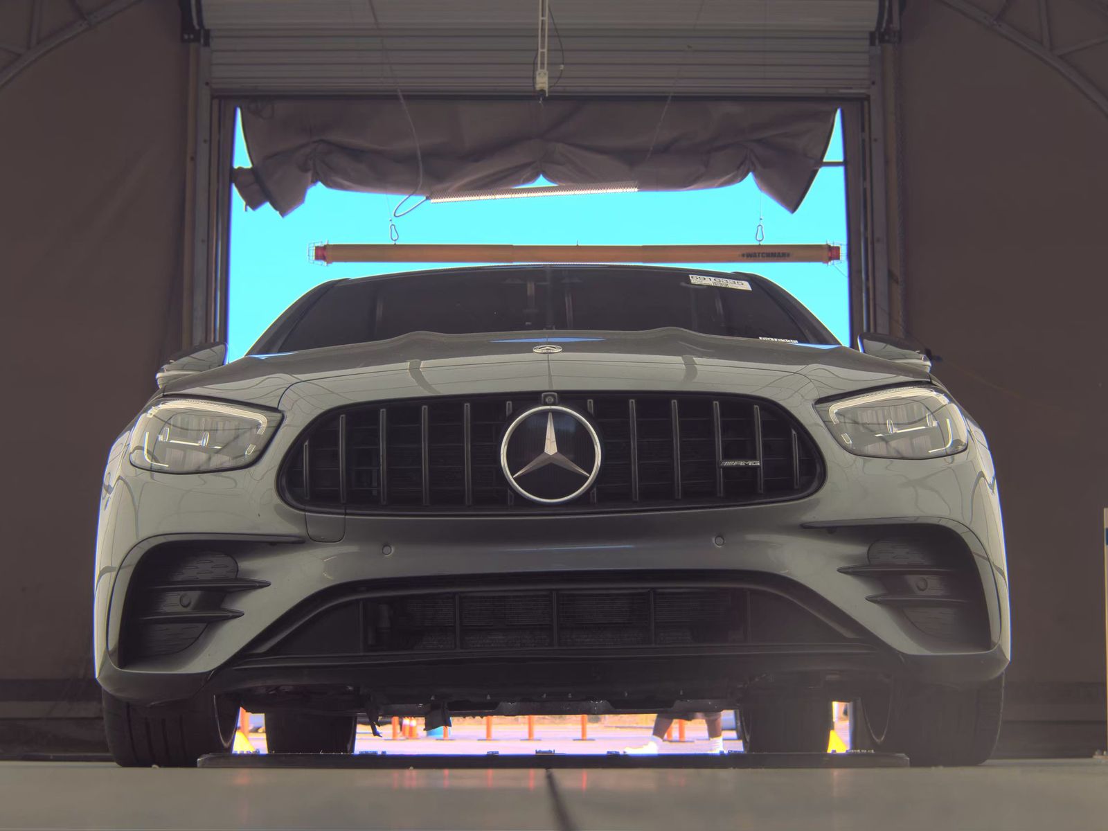 MERCEDES-BENZ E-CLASS - 4