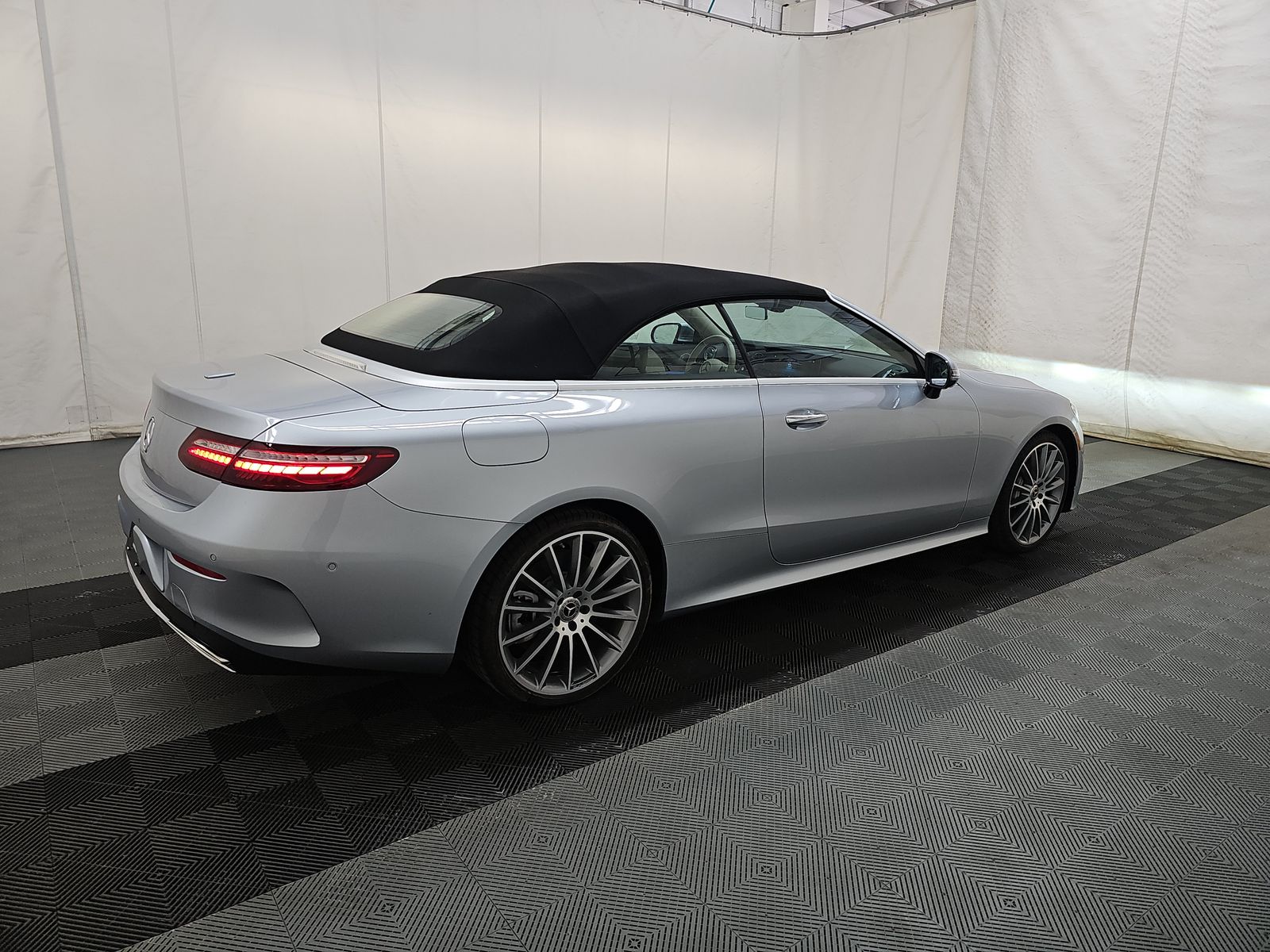 MERCEDES-BENZ E-CLASS - 5