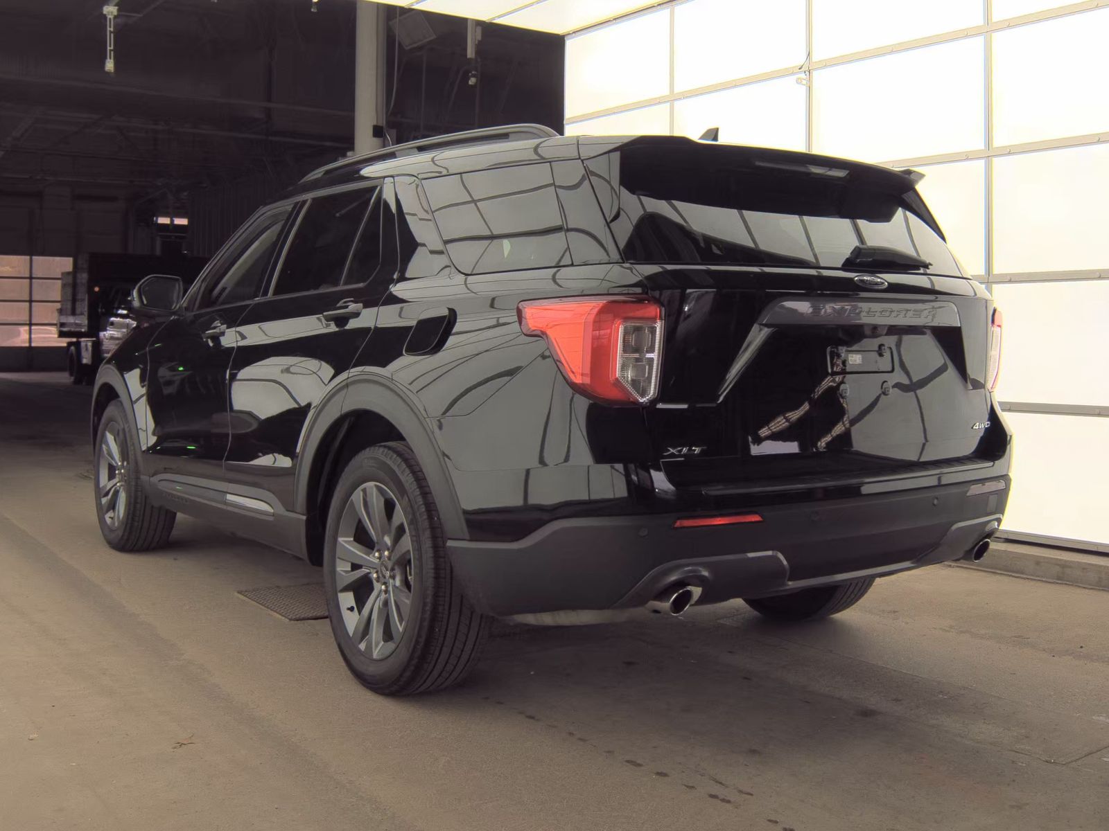 FORD EXPLORER - 9