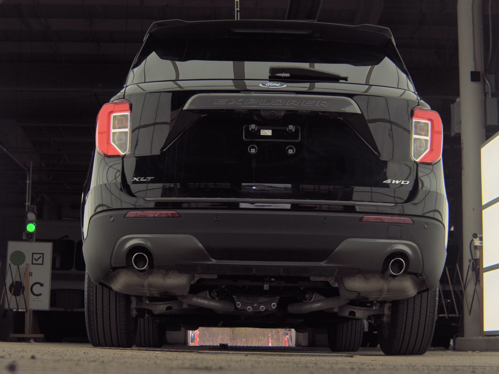FORD EXPLORER - 8