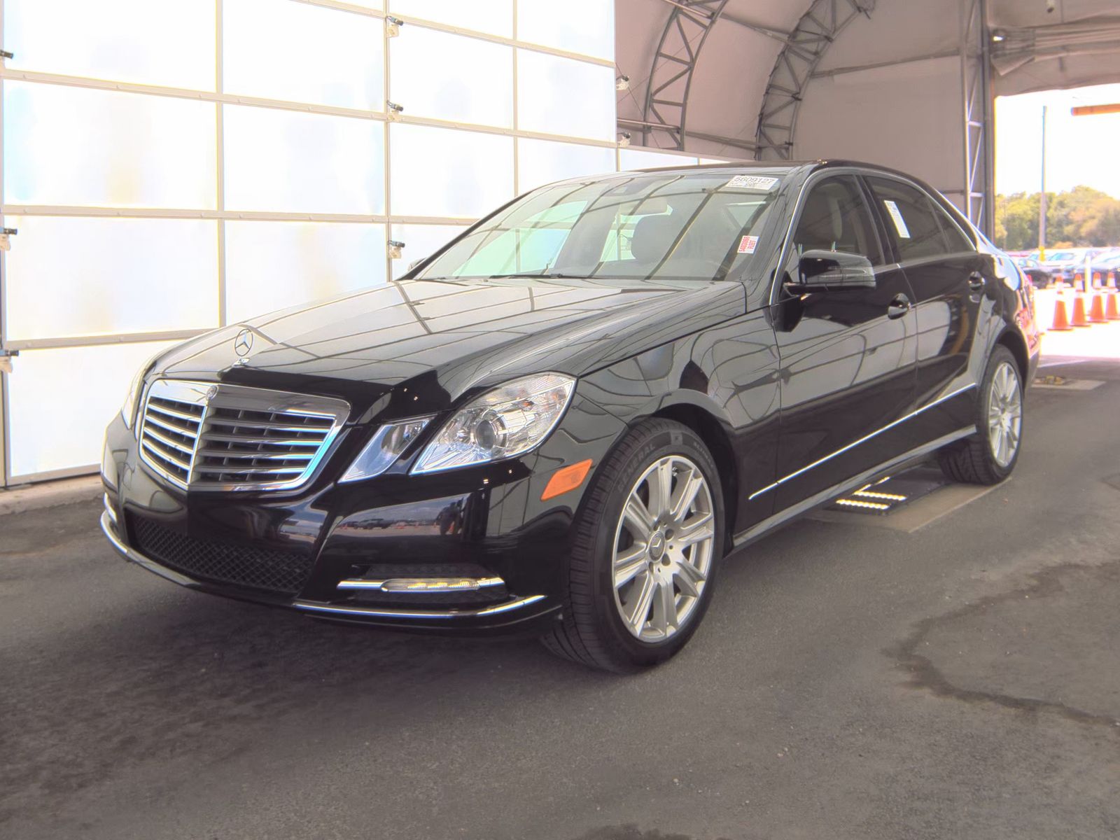 MERCEDES-BENZ E-CLASS - 1