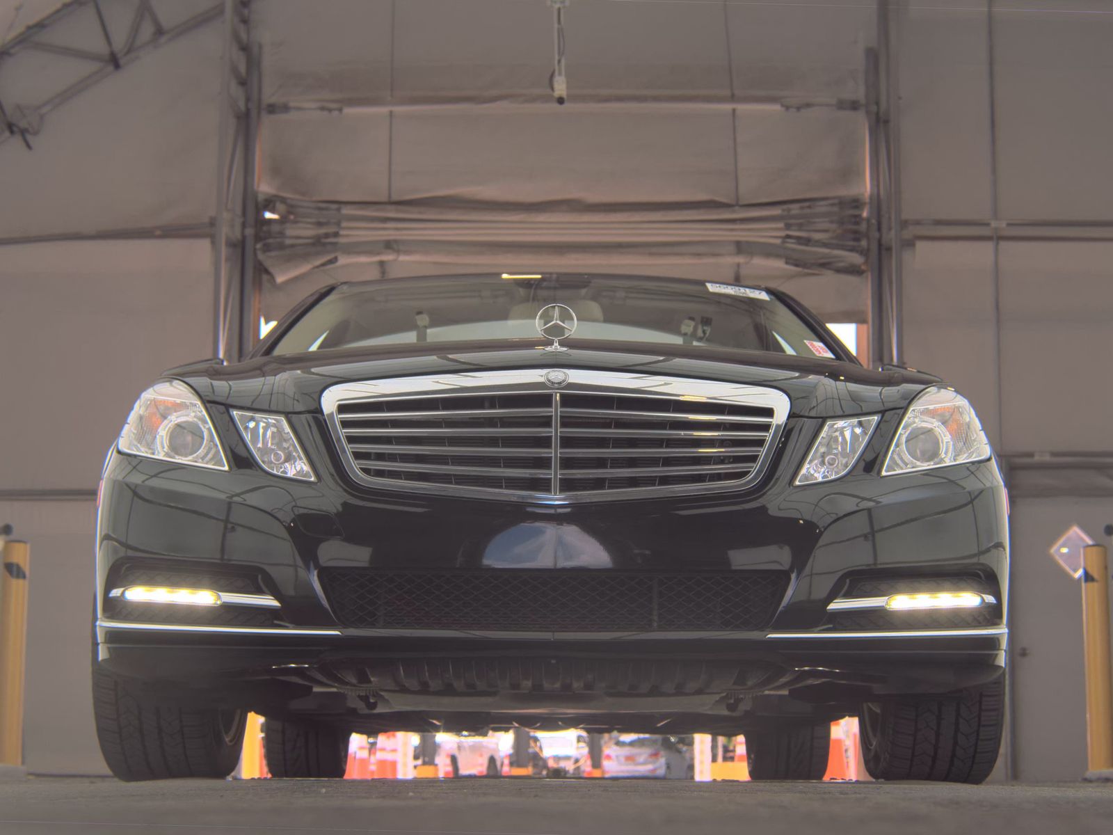 MERCEDES-BENZ E-CLASS - 4