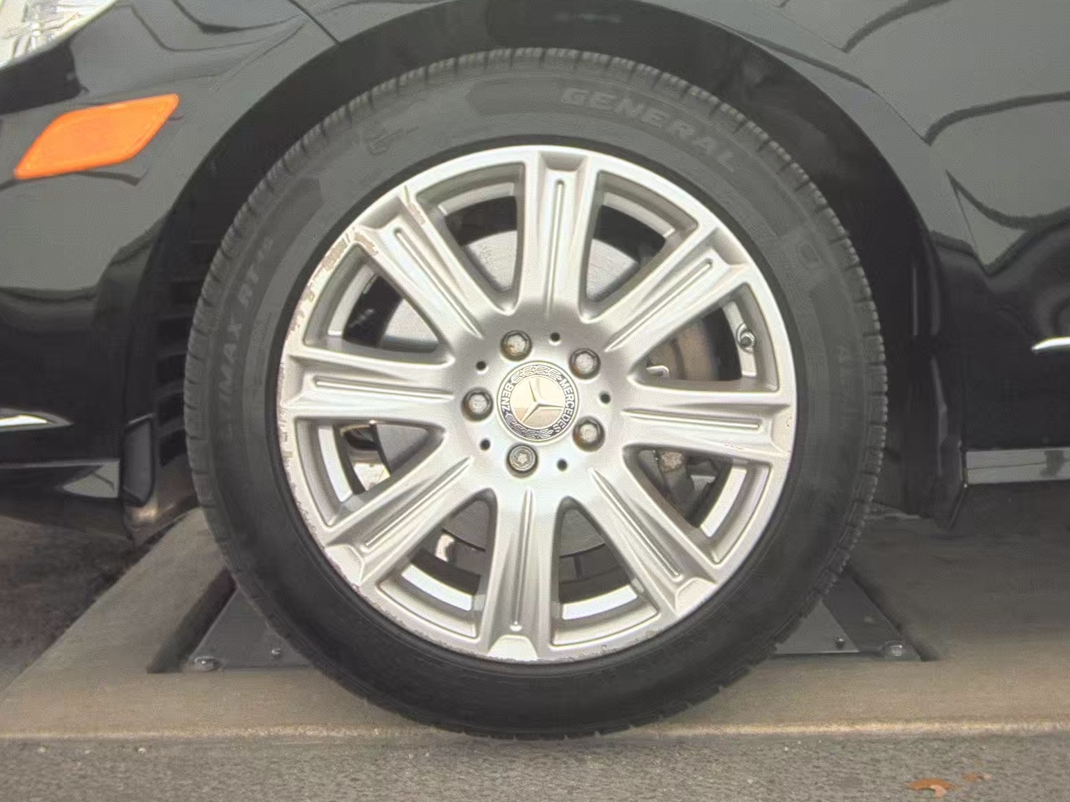 MERCEDES-BENZ E-CLASS - 10