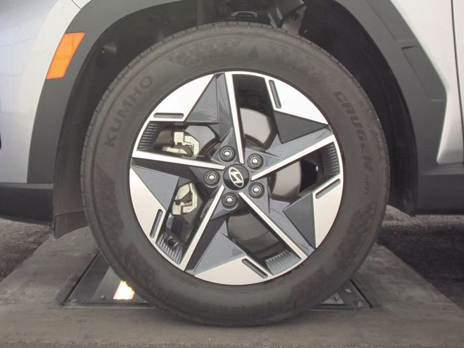 HYUNDAI TUCSON - 10