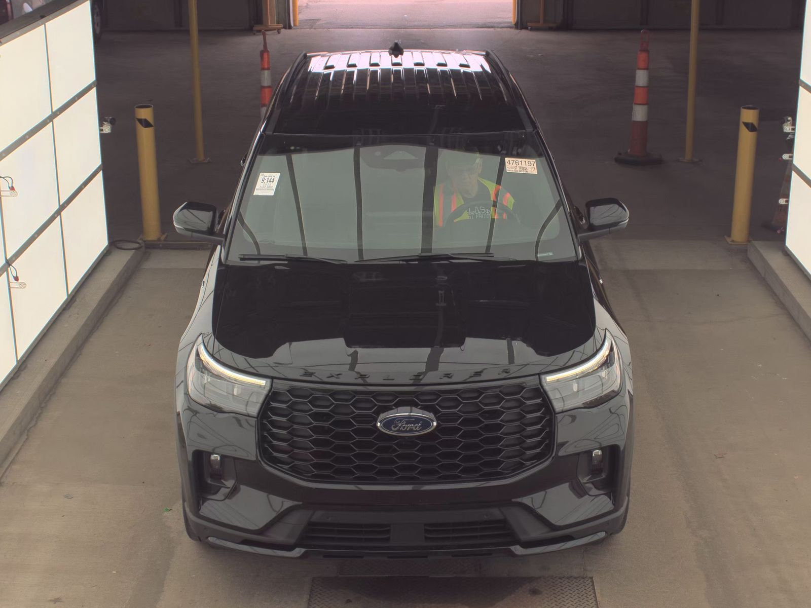 FORD EXPLORER - 3