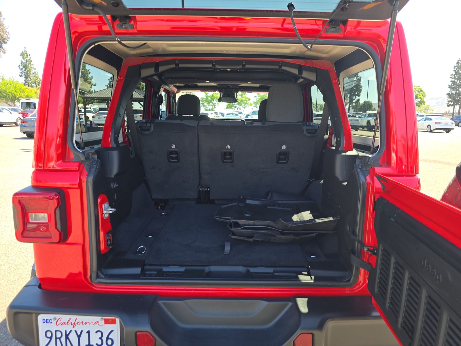 2024 Jeep Wrangler Sahara AWD