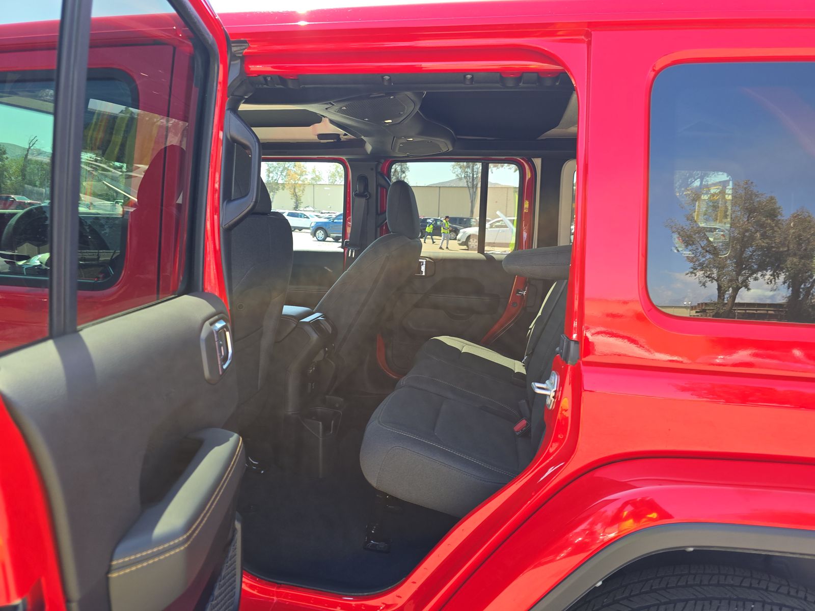 2024 Jeep Wrangler Sahara AWD