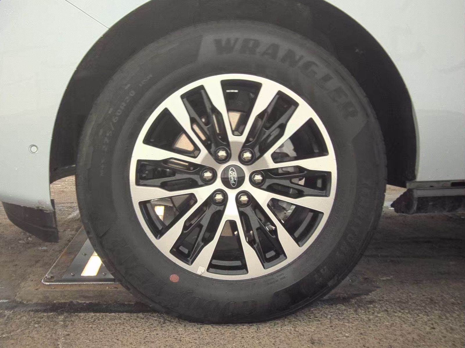 FORD EXPEDITION - 10