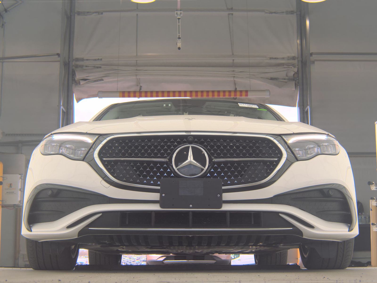 MERCEDES-BENZ E-CLASS - 4