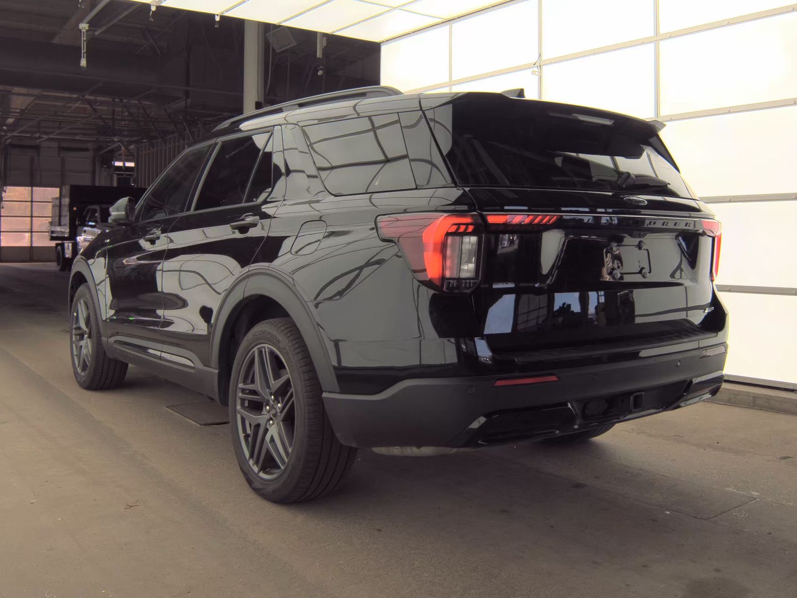 FORD EXPLORER - 9