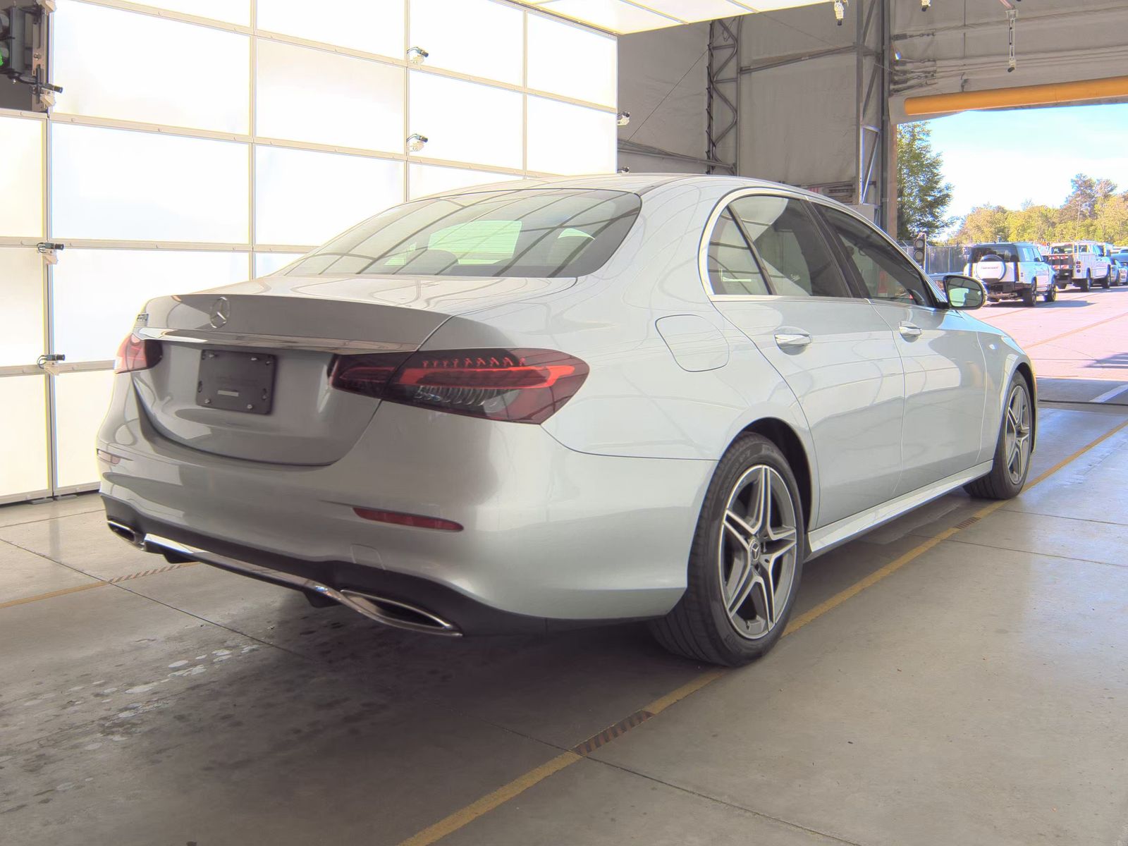 MERCEDES-BENZ E-CLASS - 6