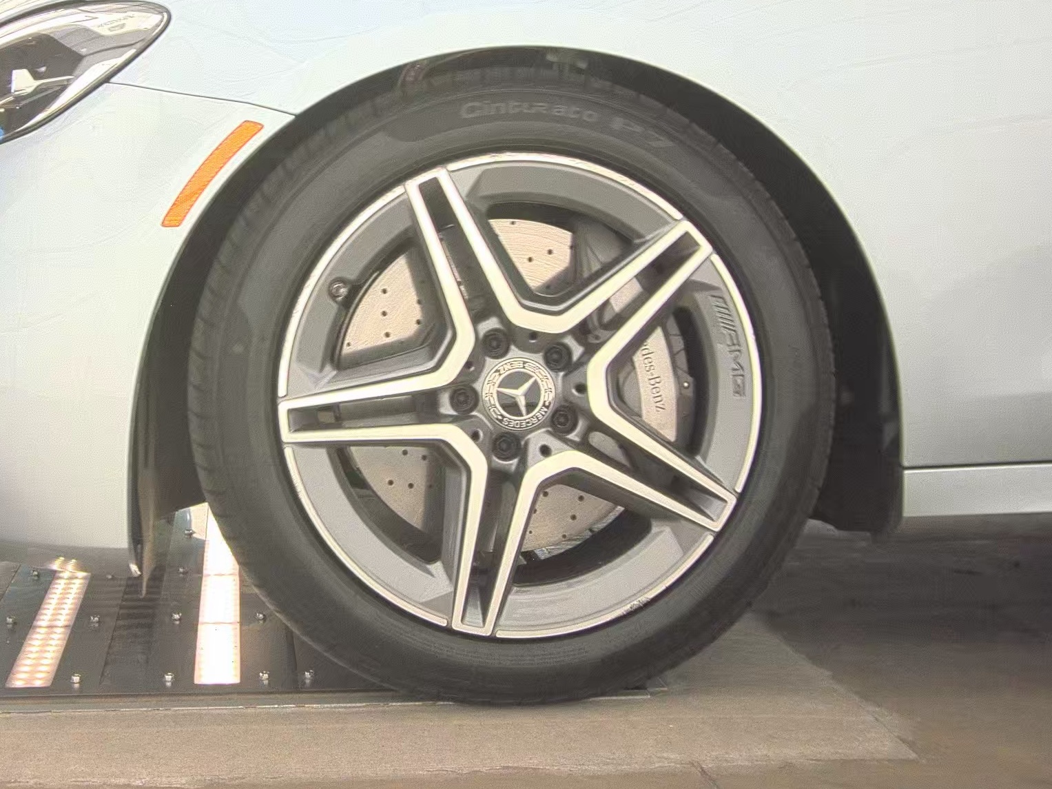 MERCEDES-BENZ E-CLASS - 10