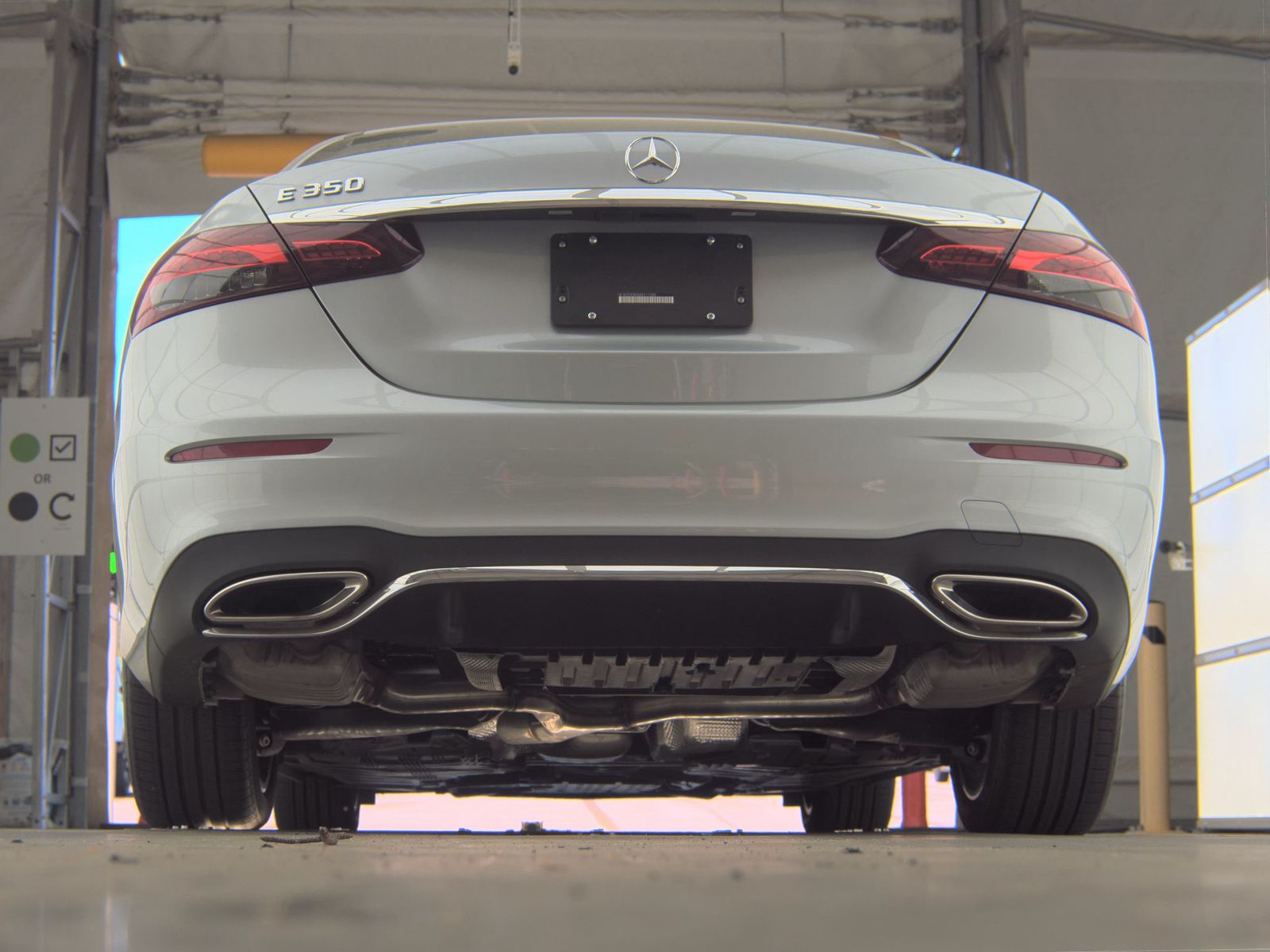 MERCEDES-BENZ E-CLASS - 8