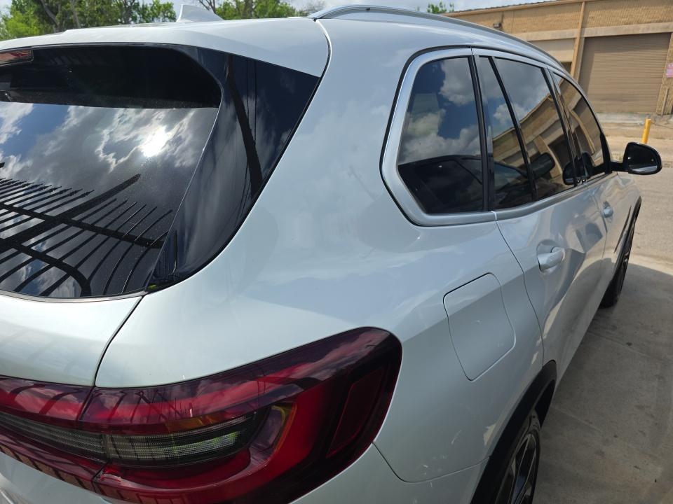 2022 BMW X5 xDrive40i AWD