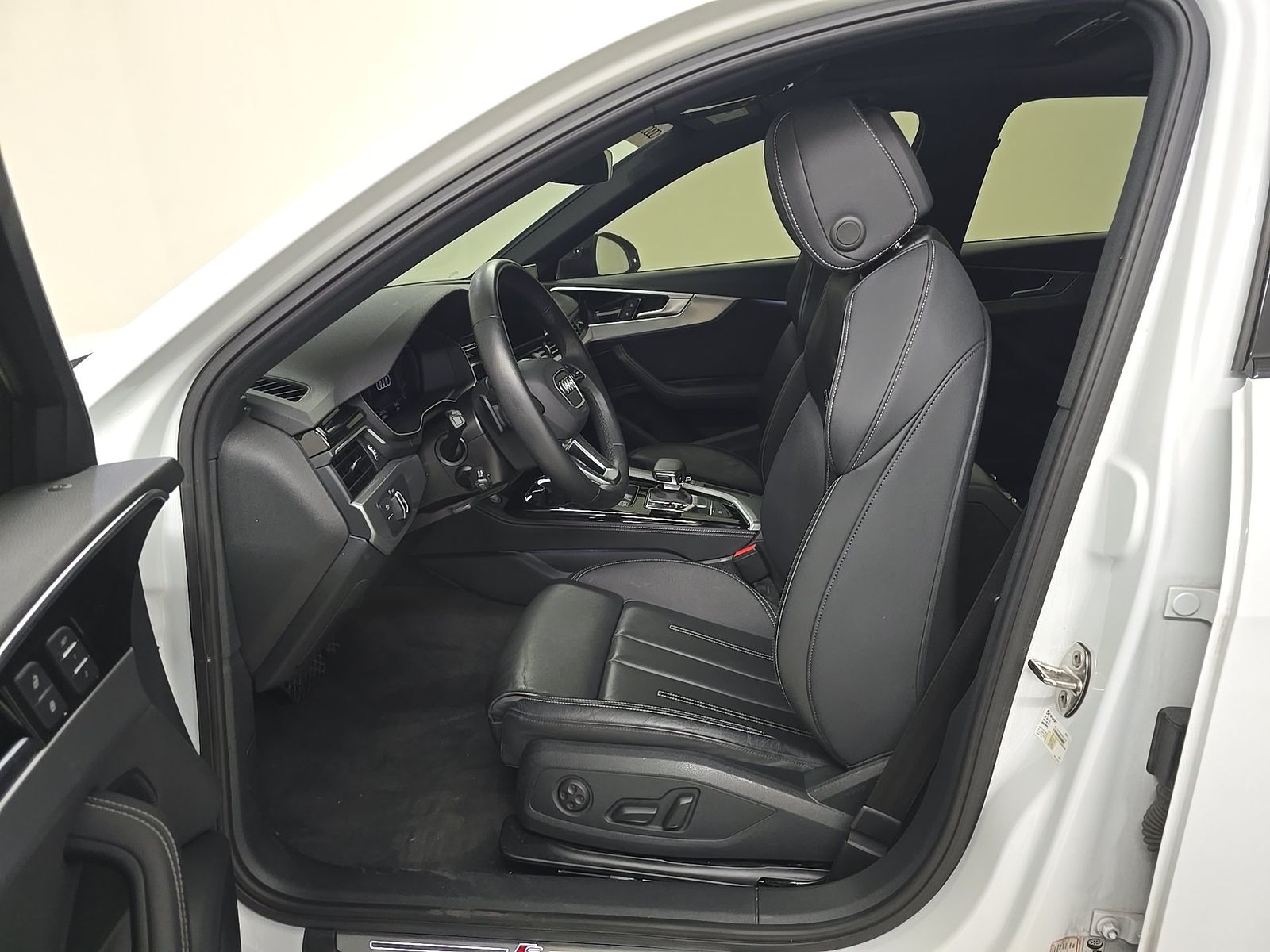2023 Audi A4 S line Premium Plus AWD