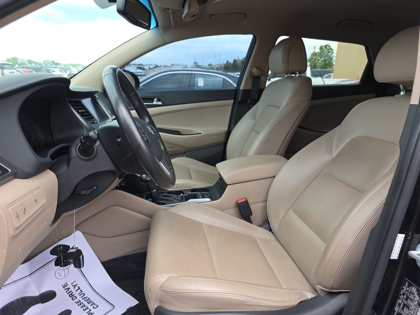 HYUNDAI TUCSON - 8