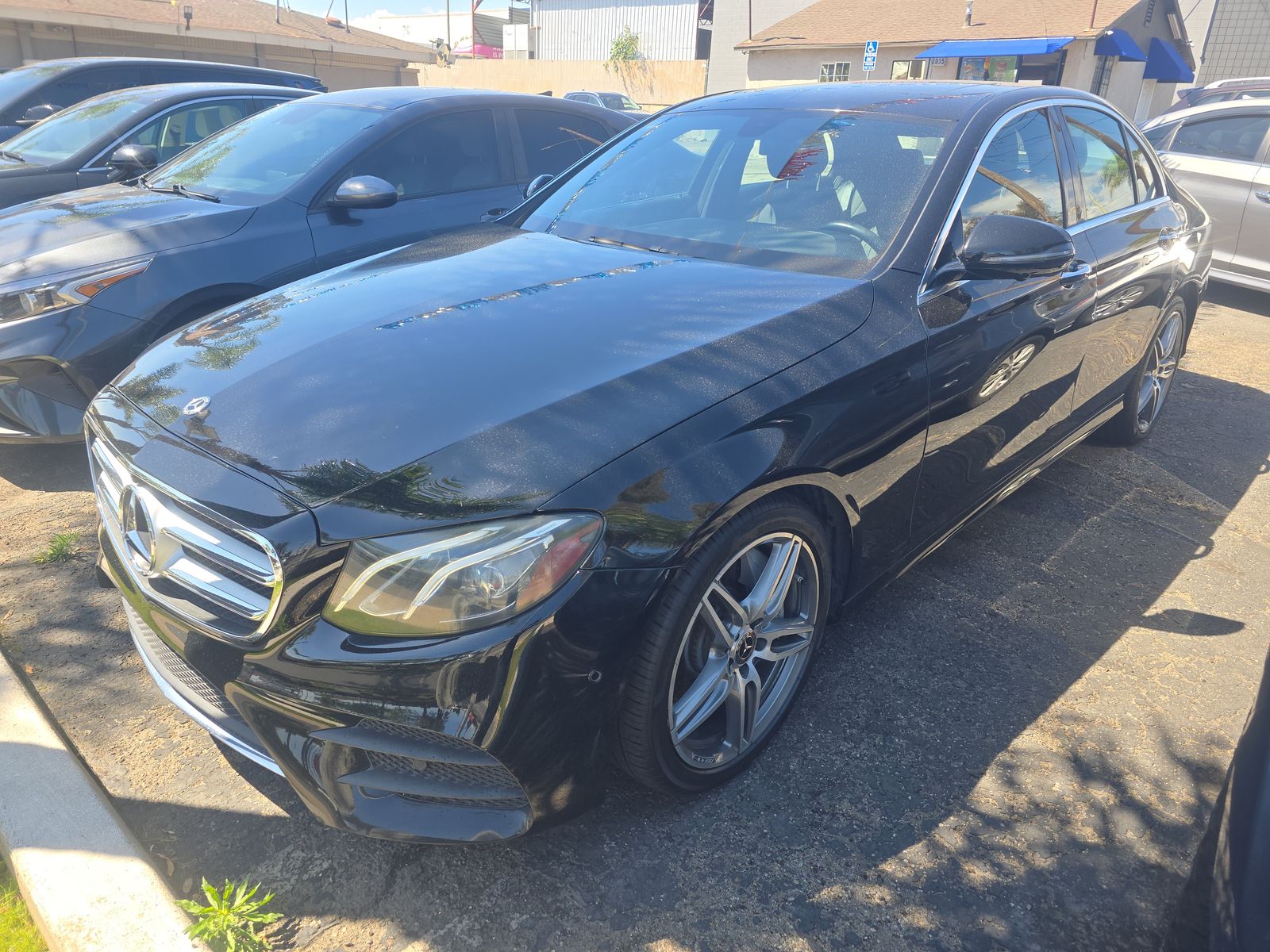 MERCEDES-BENZ E-CLASS - 1