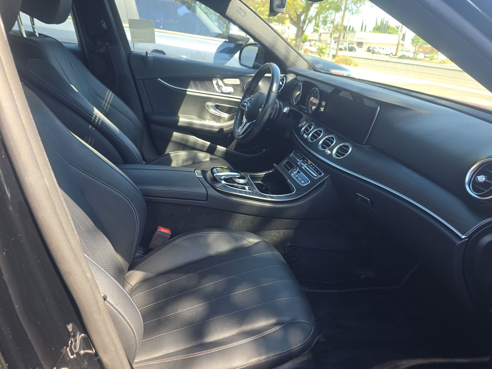 MERCEDES-BENZ E-CLASS - 9