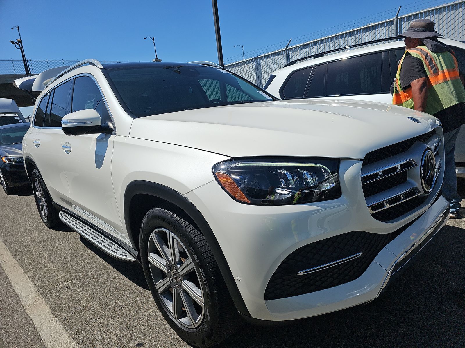 MERCEDES-BENZ GLS - 4