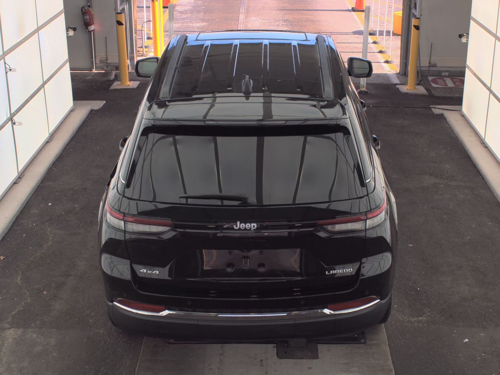 JEEP LAREDO X - 7