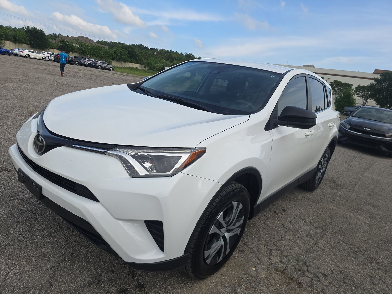 2018 Toyota RAV4 LE FWD