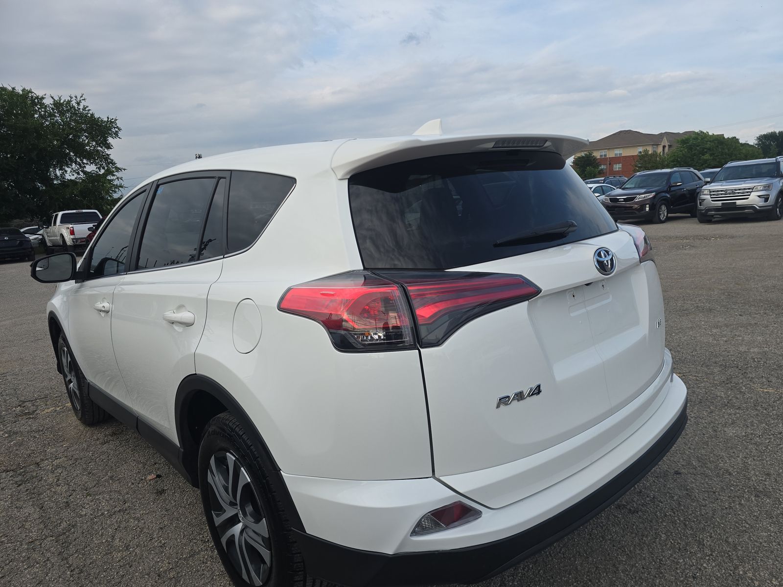 2018 Toyota RAV4 LE FWD