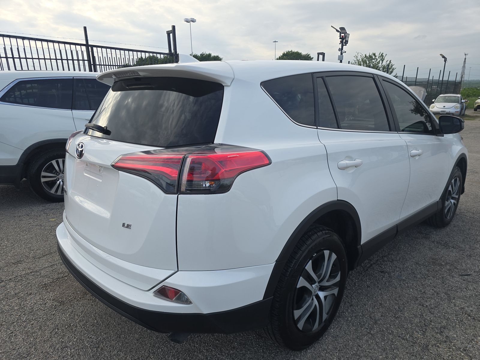 2018 Toyota RAV4 LE FWD