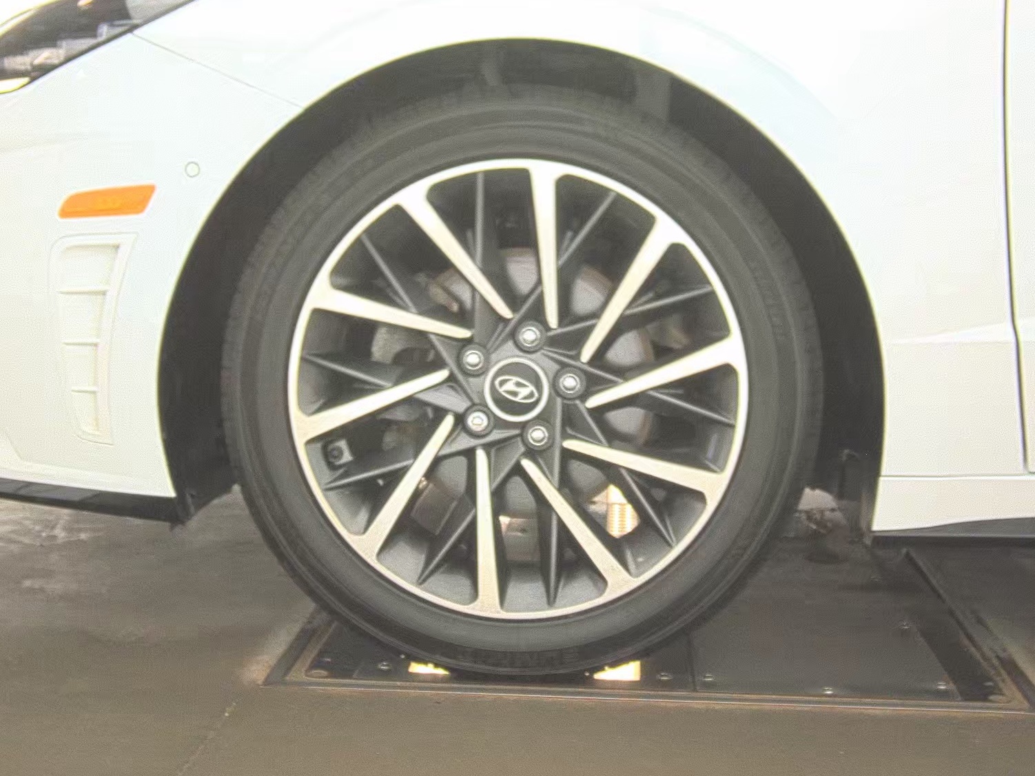 HYUNDAI LIMITED - 10