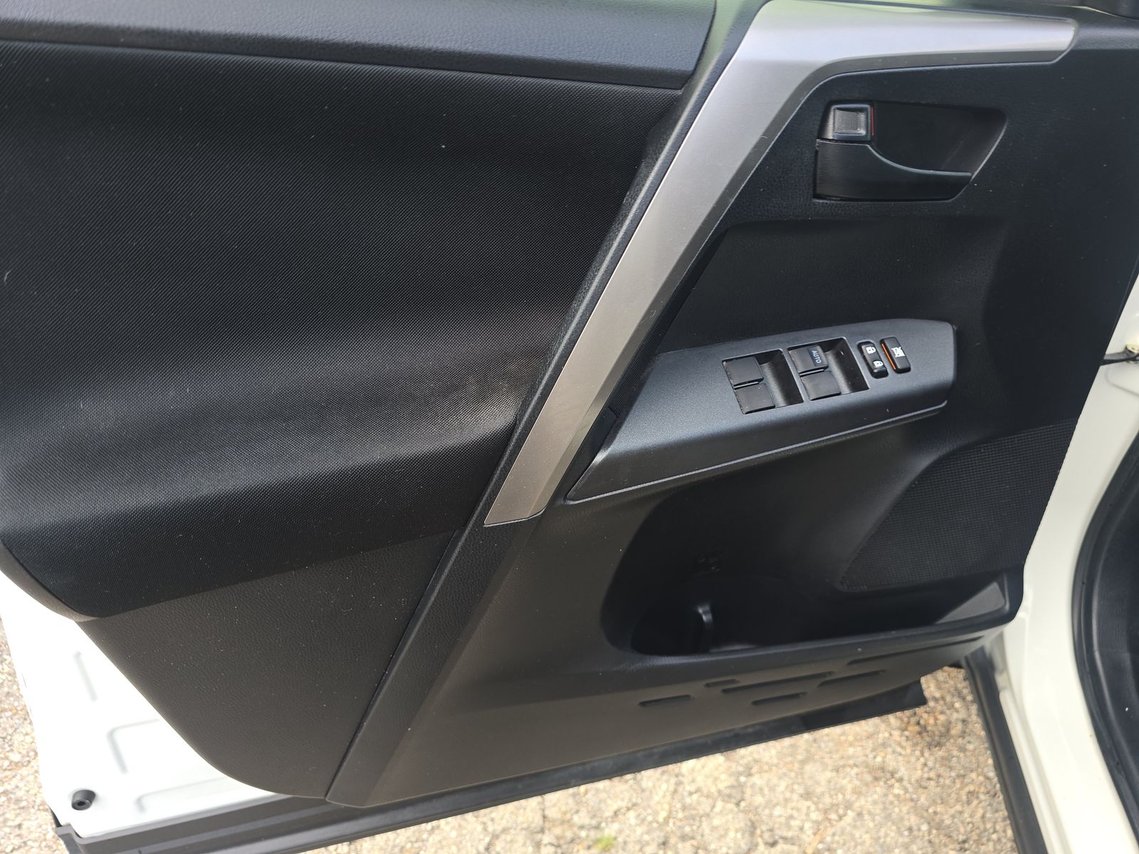 2018 Toyota RAV4 LE FWD