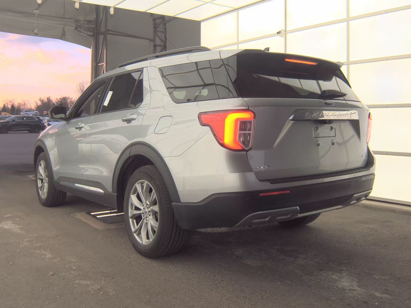 FORD EXPLORER - 9