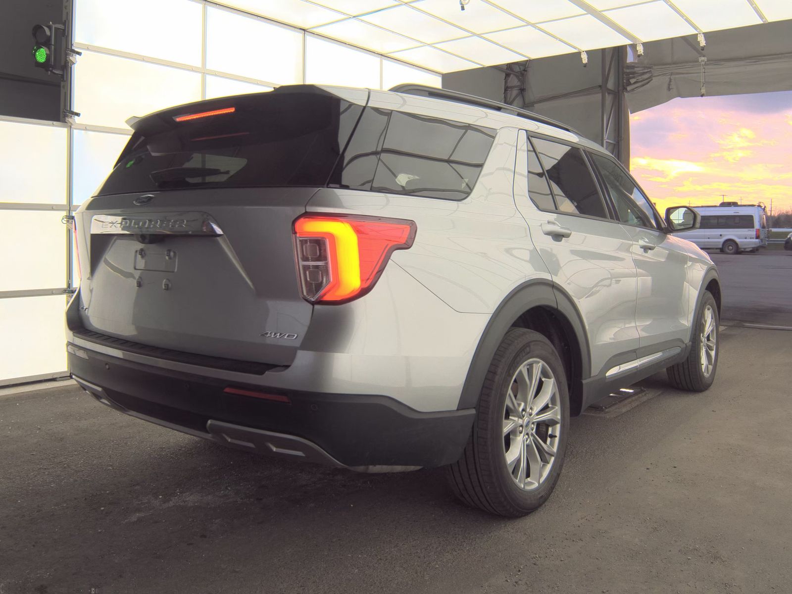 FORD EXPLORER - 6