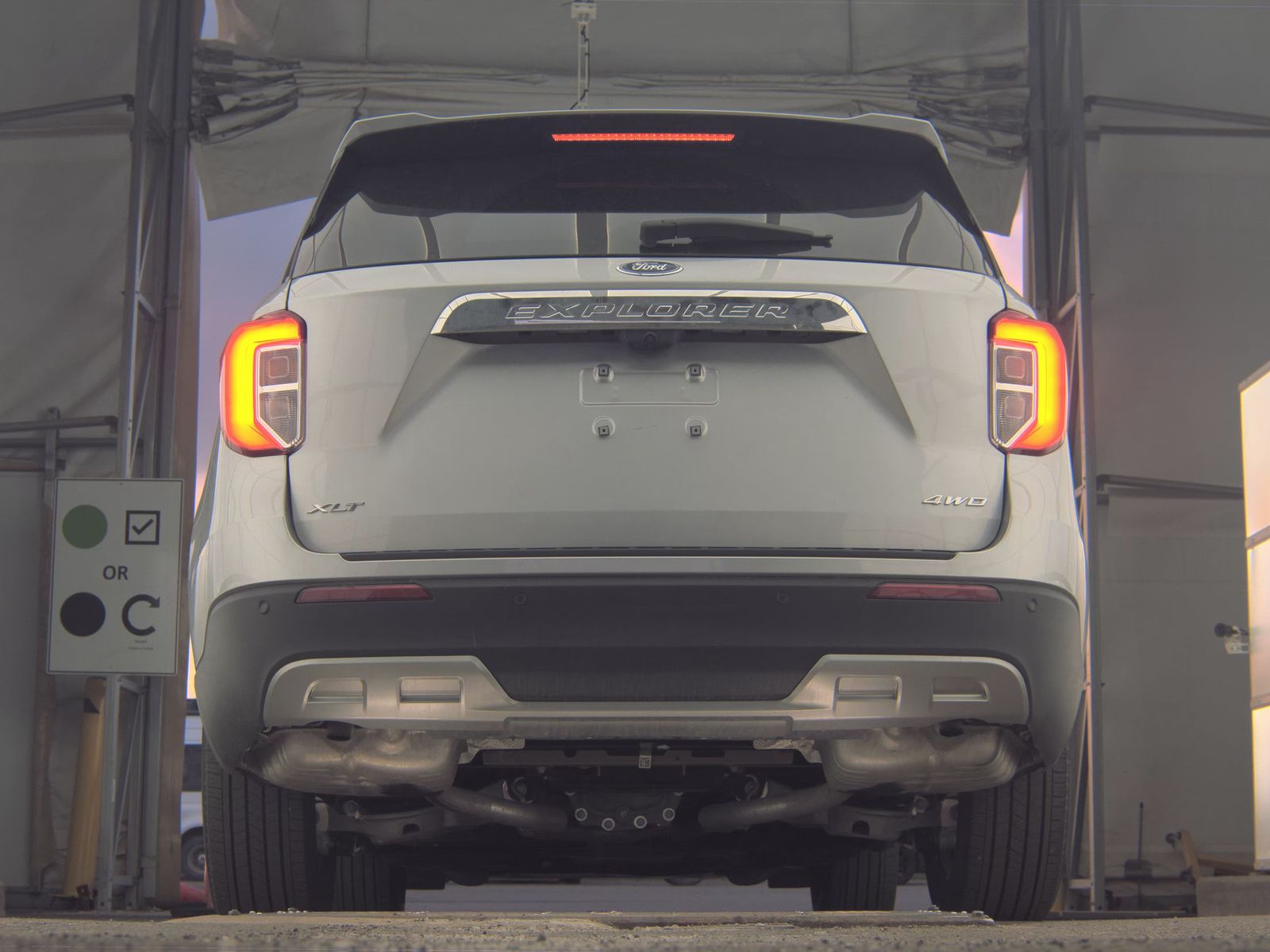 FORD EXPLORER - 8