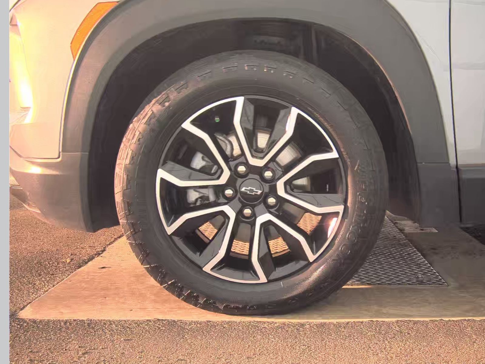 CHEVROLET ACTIV - 10