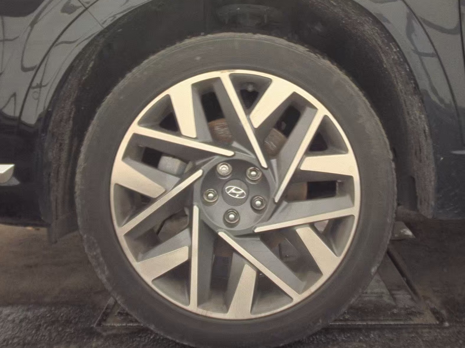 HYUNDAI CALLIGRAPH - 10