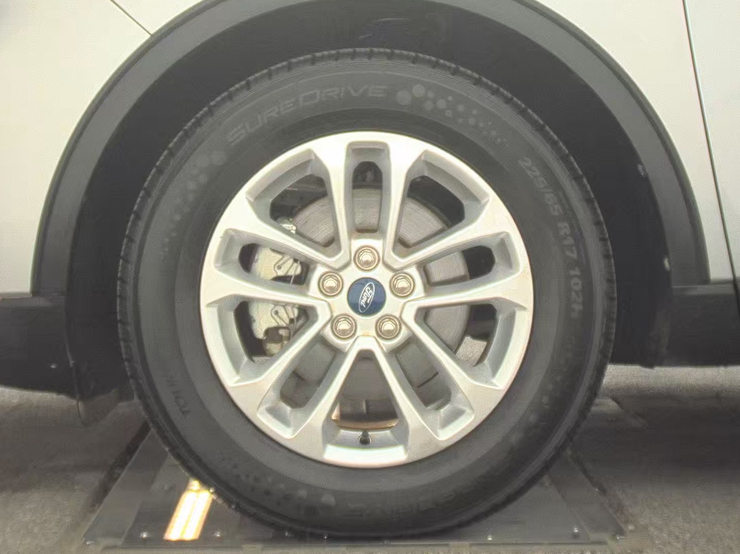FORD ESCAPE - 10