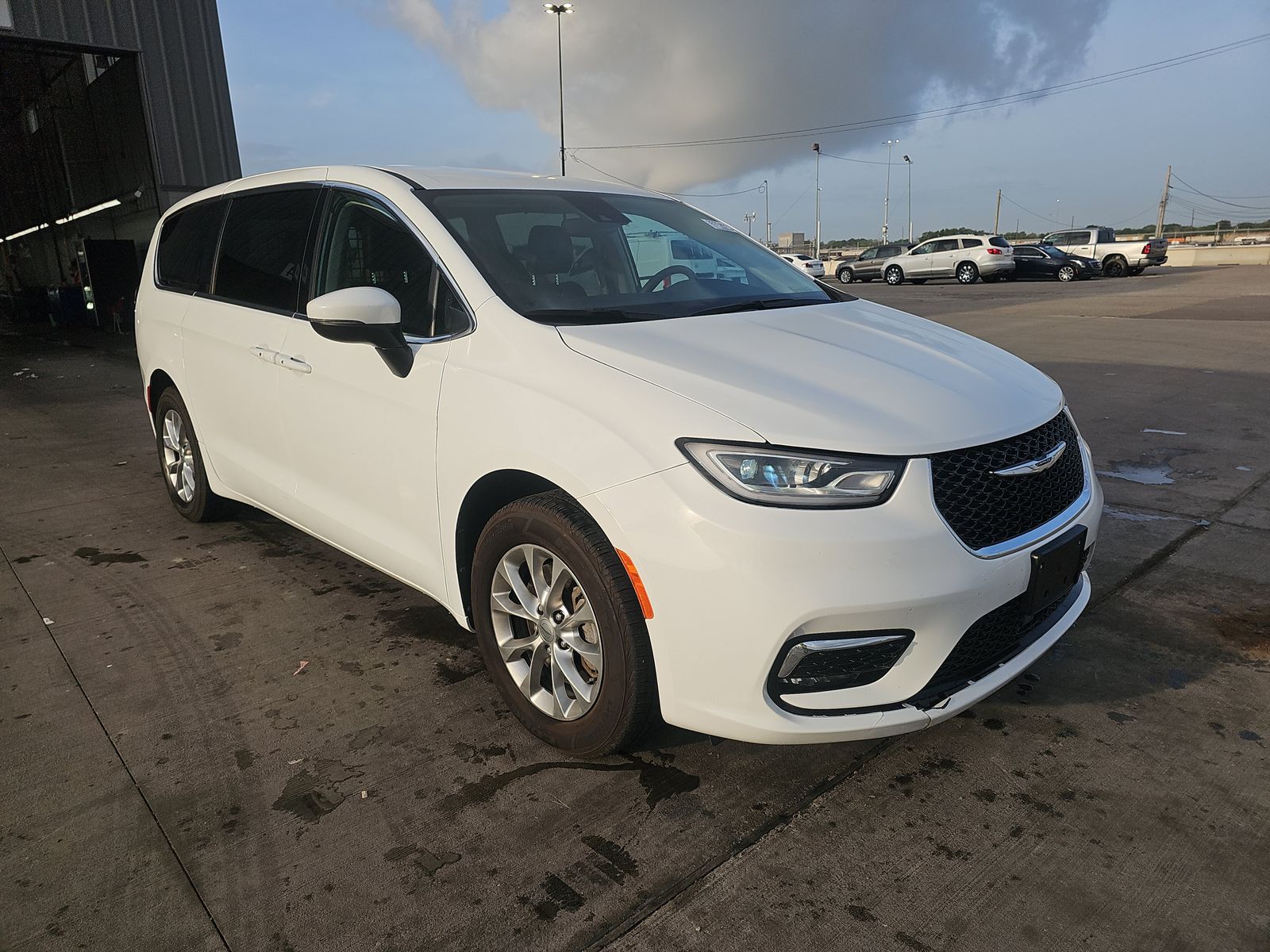 CHRYSLER PACIFICA - 4