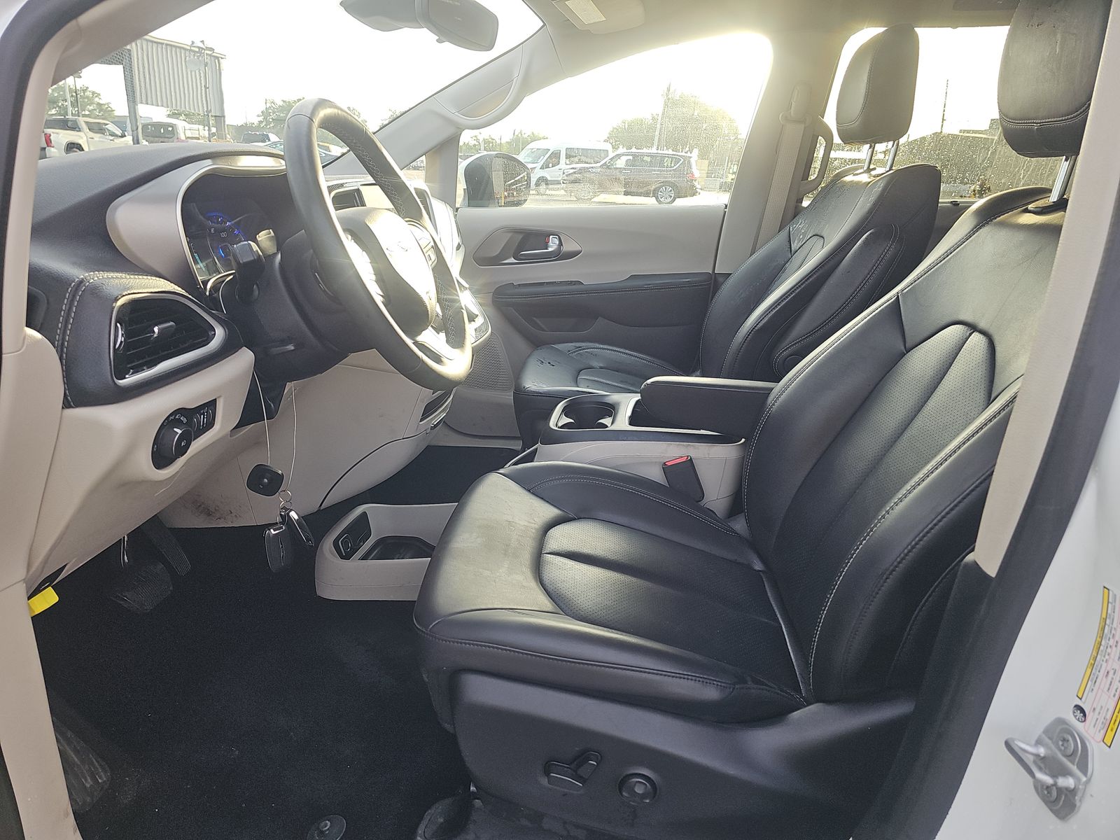 CHRYSLER PACIFICA - 8