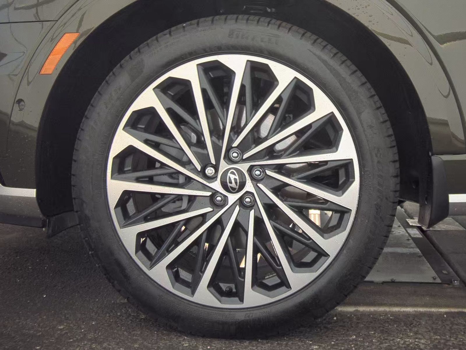 HYUNDAI CALLIGRAPH - 10