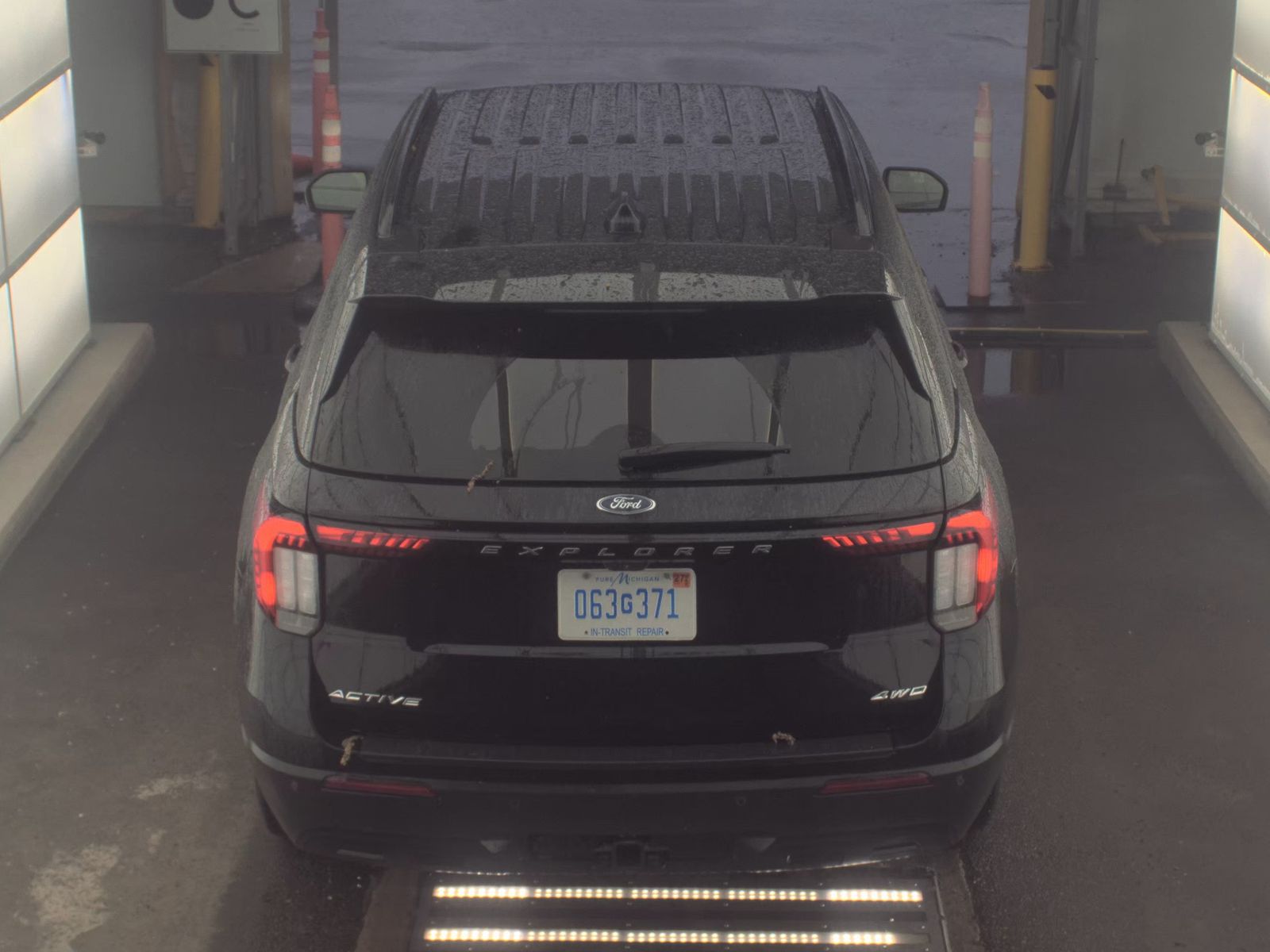FORD EXPLORER - 7