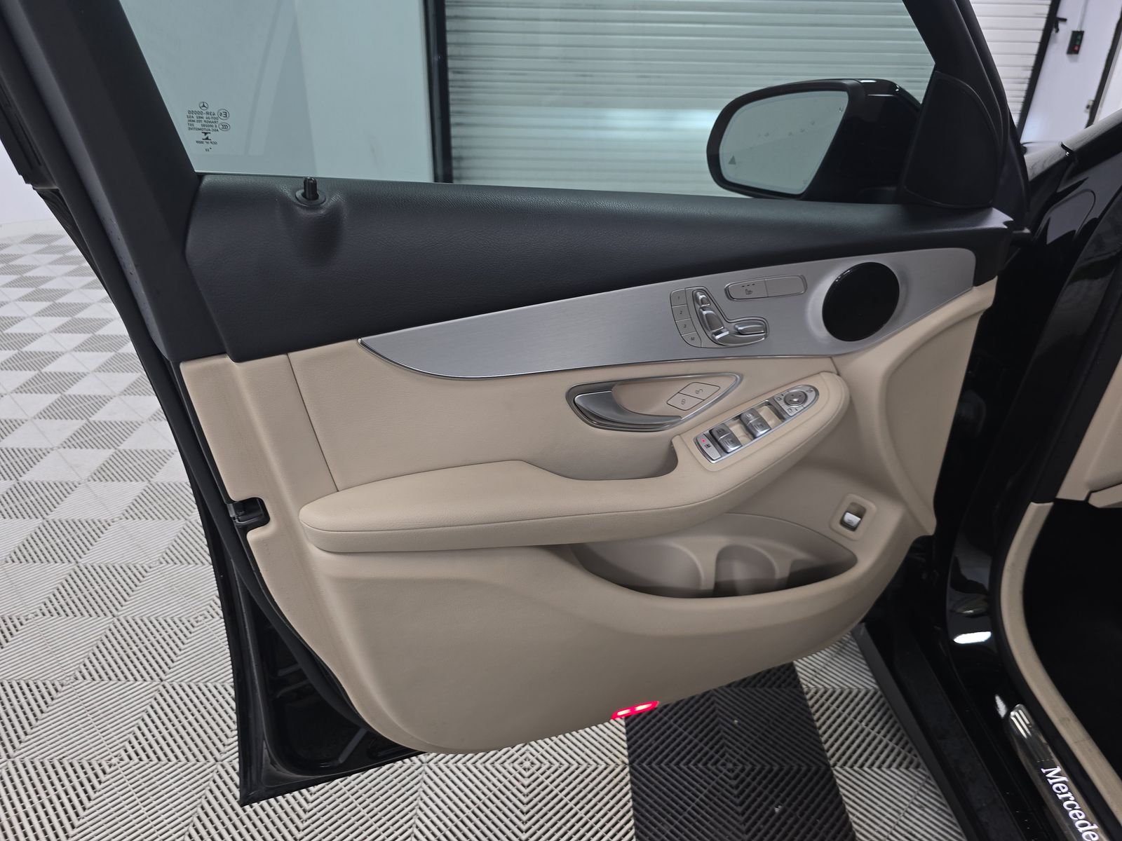 MERCEDES-BENZ GLC-CLASS - 10