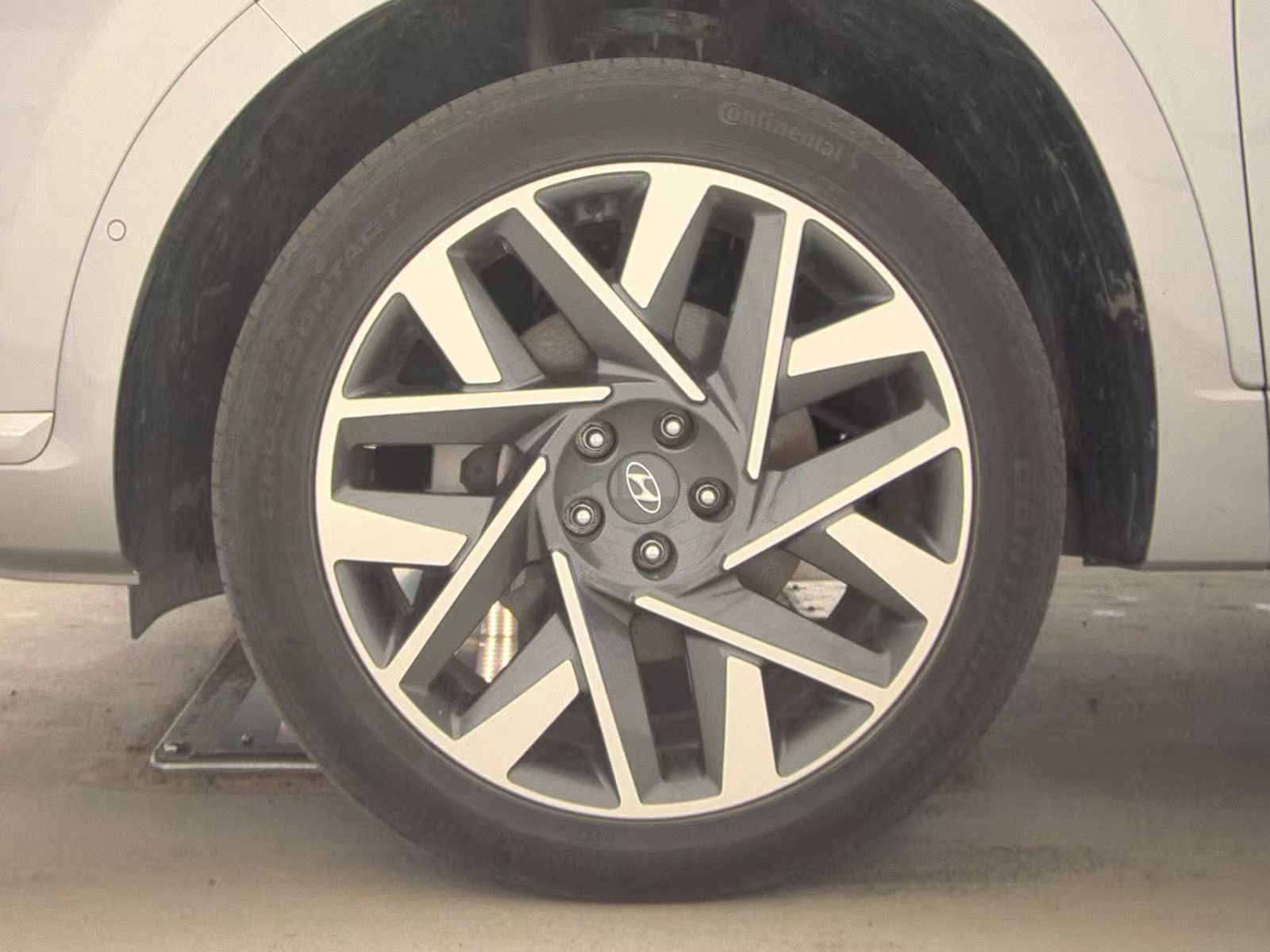 HYUNDAI CALLIGRAPH - 10