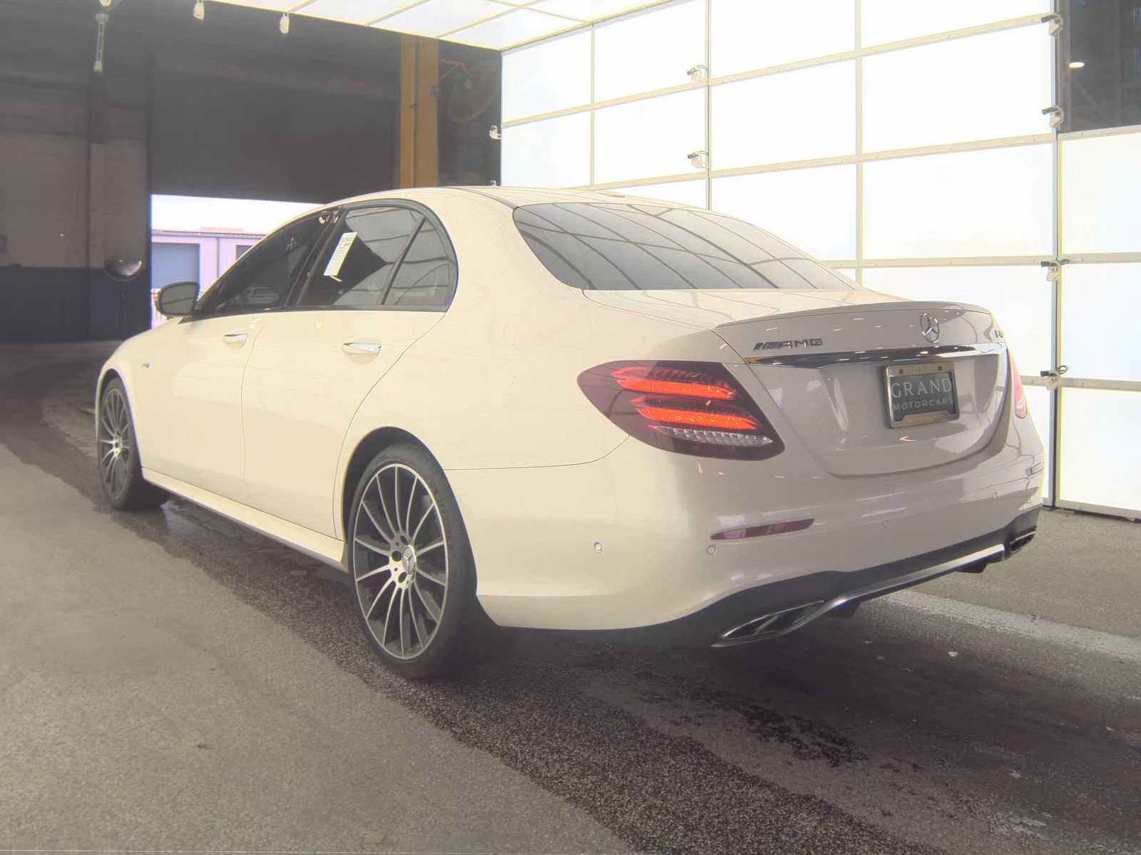 MERCEDES-BENZ E-CLASS - 7