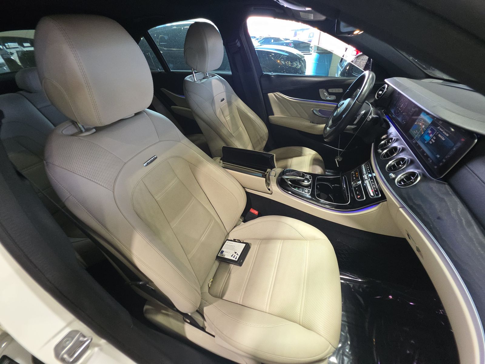 MERCEDES-BENZ E-CLASS - 9