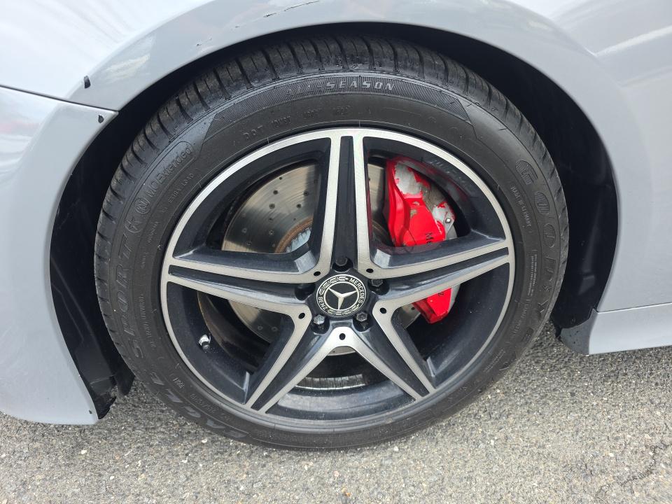 MERCEDES-BENZ E-CLASS - 9