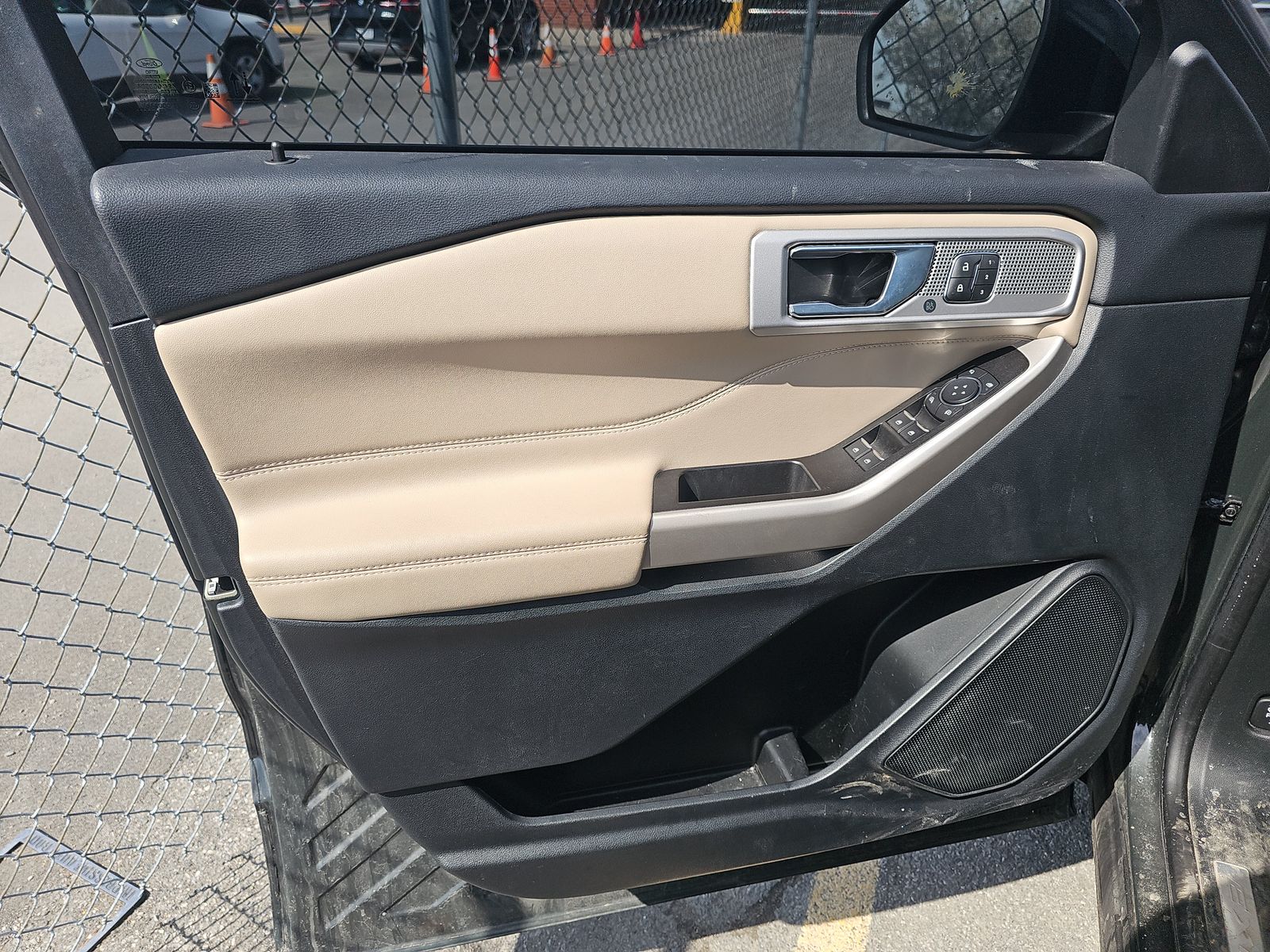 FORD EXPLORER - 10